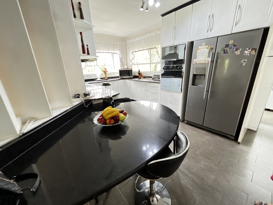 4 Bedroom Property for Sale in Montrose KwaZulu-Natal