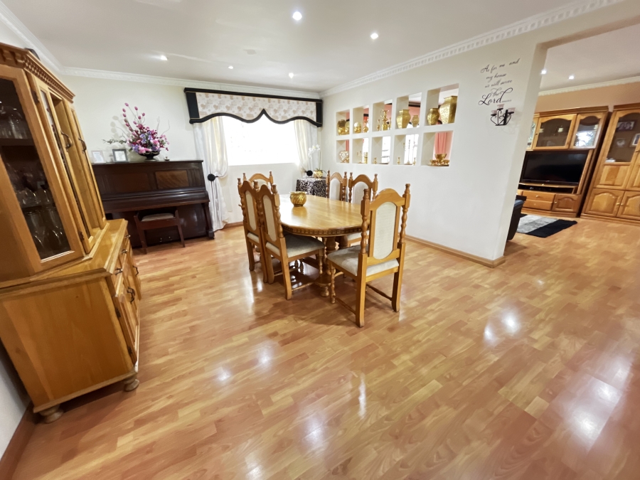 4 Bedroom Property for Sale in Montrose KwaZulu-Natal