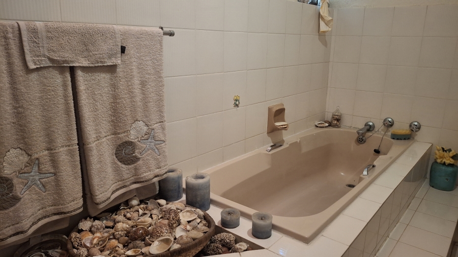 3 Bedroom Property for Sale in Amanzimtoti KwaZulu-Natal