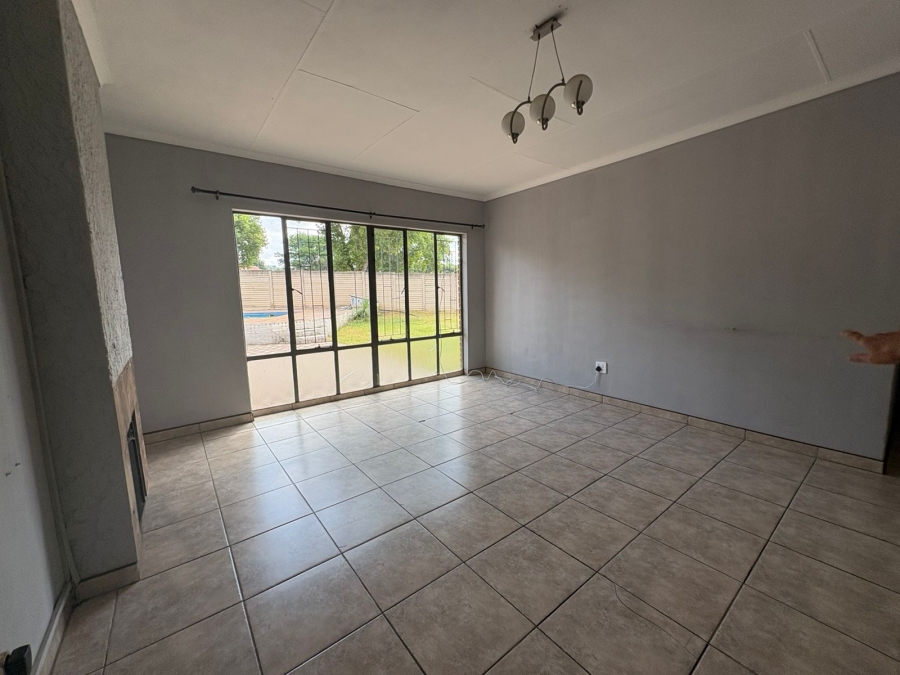 4 Bedroom Property for Sale in Pioneer Park KwaZulu-Natal