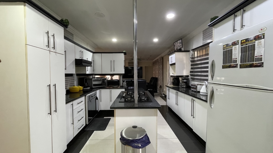 3 Bedroom Property for Sale in Mountain Rise KwaZulu-Natal