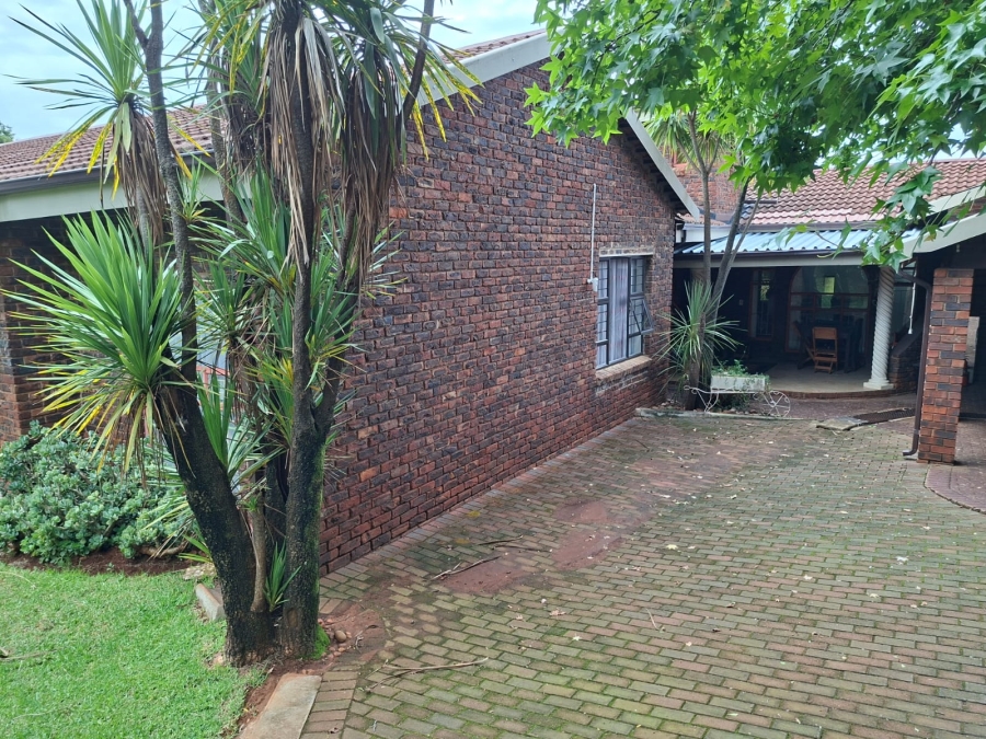 4 Bedroom Property for Sale in Sunnyridge KwaZulu-Natal
