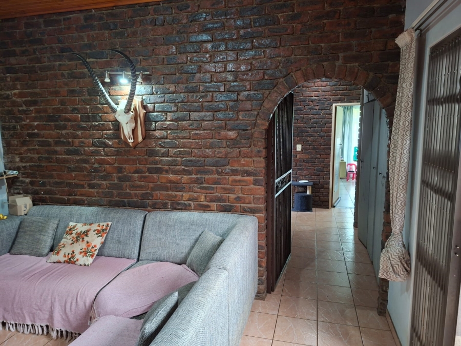 4 Bedroom Property for Sale in Sunnyridge KwaZulu-Natal