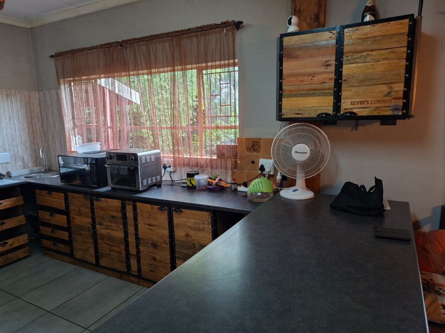 4 Bedroom Property for Sale in Sunnyridge KwaZulu-Natal