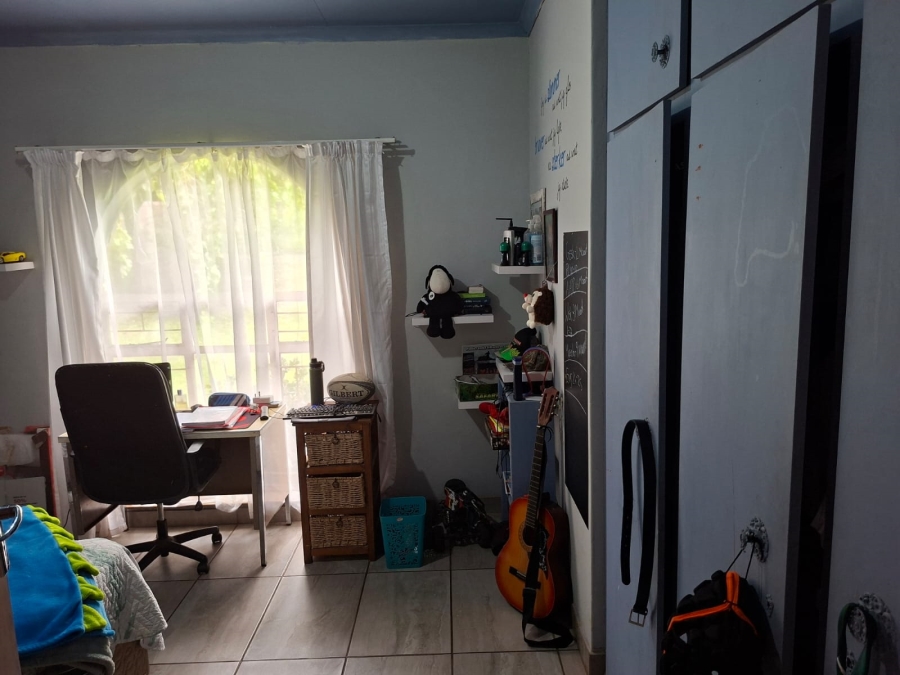 4 Bedroom Property for Sale in Sunnyridge KwaZulu-Natal