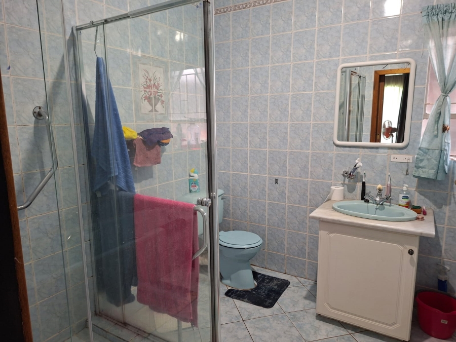 4 Bedroom Property for Sale in Sunnyridge KwaZulu-Natal