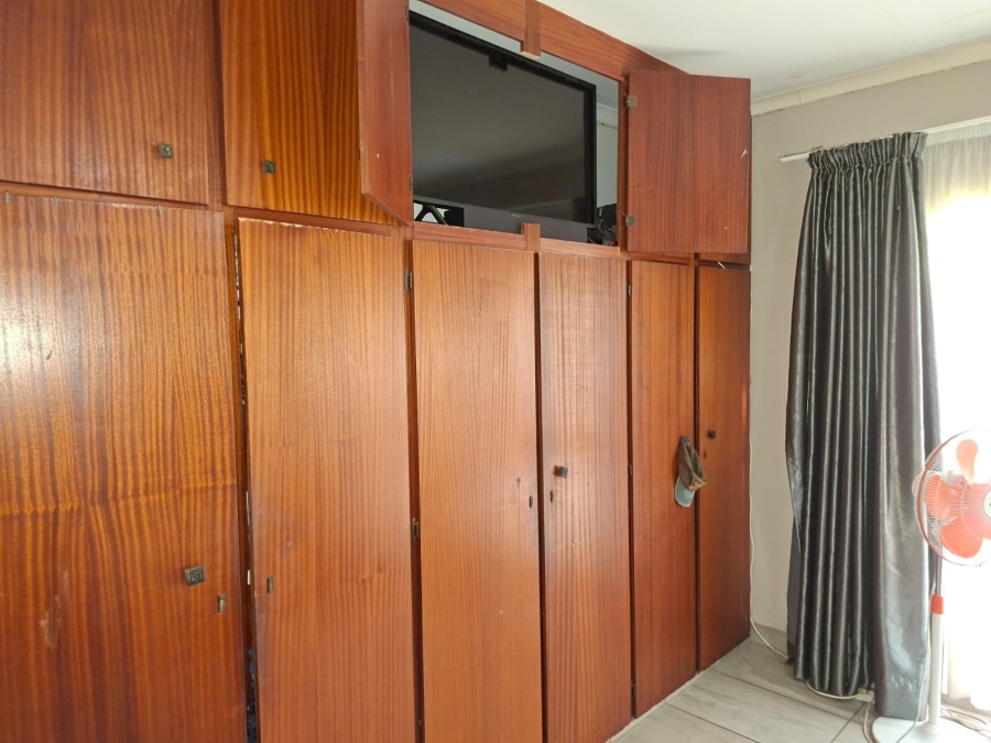 4 Bedroom Property for Sale in Sunnyridge KwaZulu-Natal