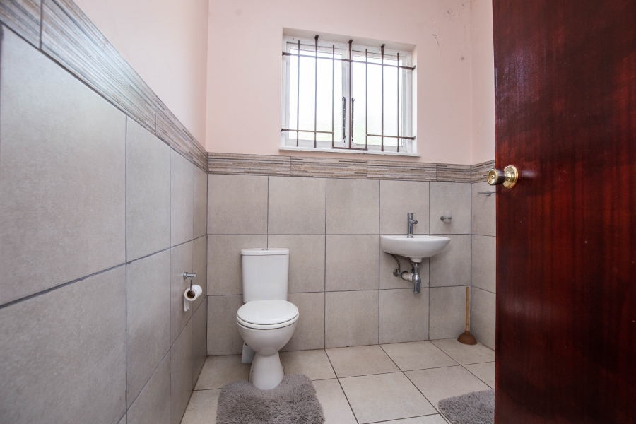 4 Bedroom Property for Sale in Glenwood KwaZulu-Natal