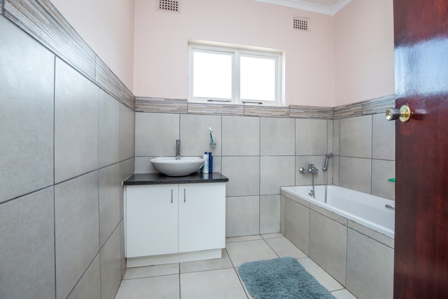 4 Bedroom Property for Sale in Glenwood KwaZulu-Natal