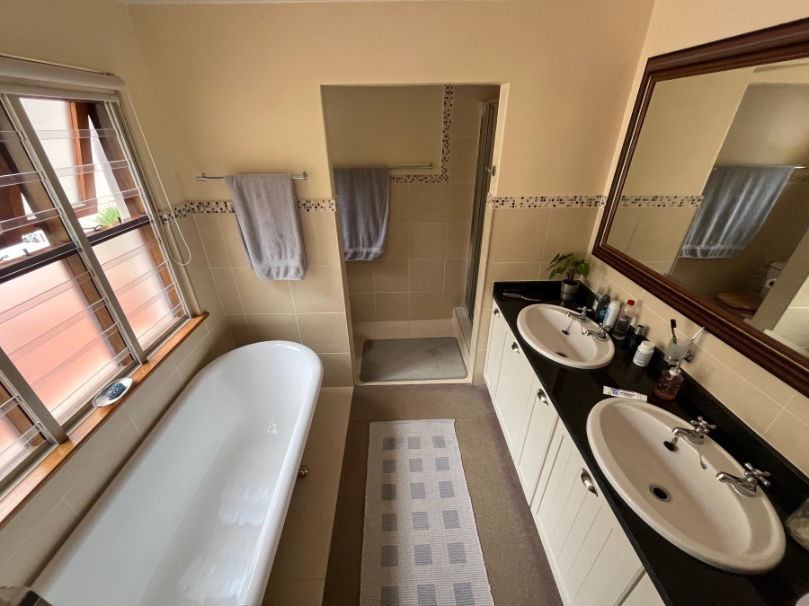 5 Bedroom Property for Sale in Nottingham Road KwaZulu-Natal