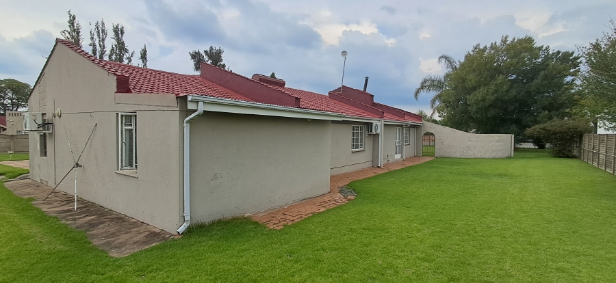 4 Bedroom Property for Sale in Pioneer Park KwaZulu-Natal