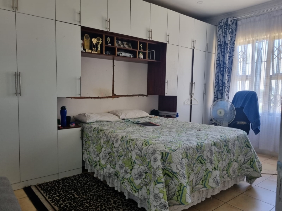 4 Bedroom Property for Sale in Naidooville KwaZulu-Natal