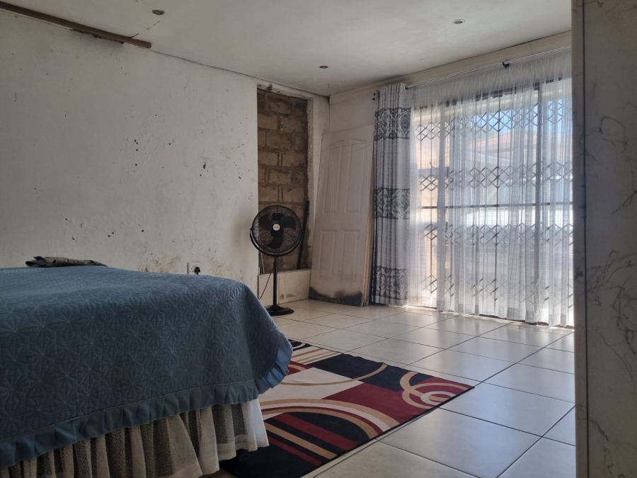 4 Bedroom Property for Sale in Naidooville KwaZulu-Natal