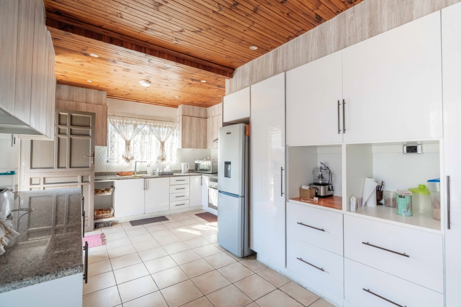 4 Bedroom Property for Sale in Naidooville KwaZulu-Natal