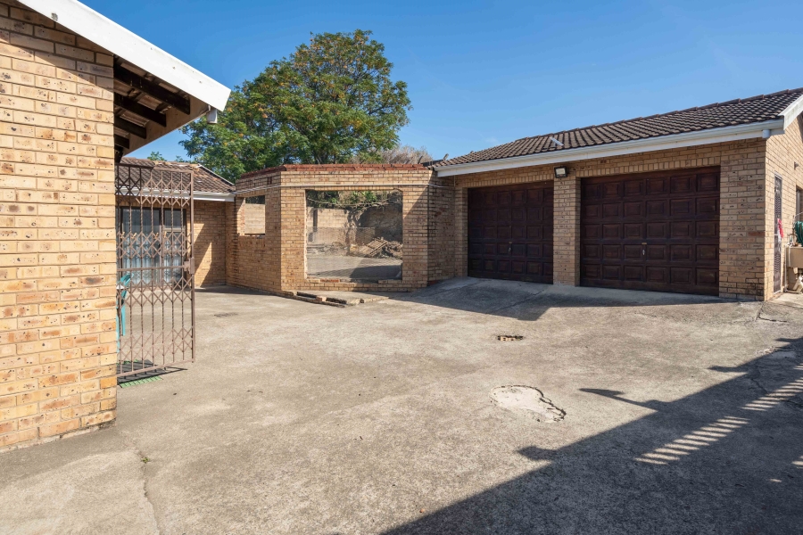 4 Bedroom Property for Sale in Naidooville KwaZulu-Natal
