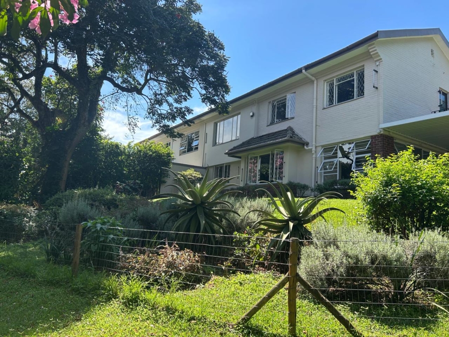 To Let 4 Bedroom Property for Rent in Kloof KwaZulu-Natal