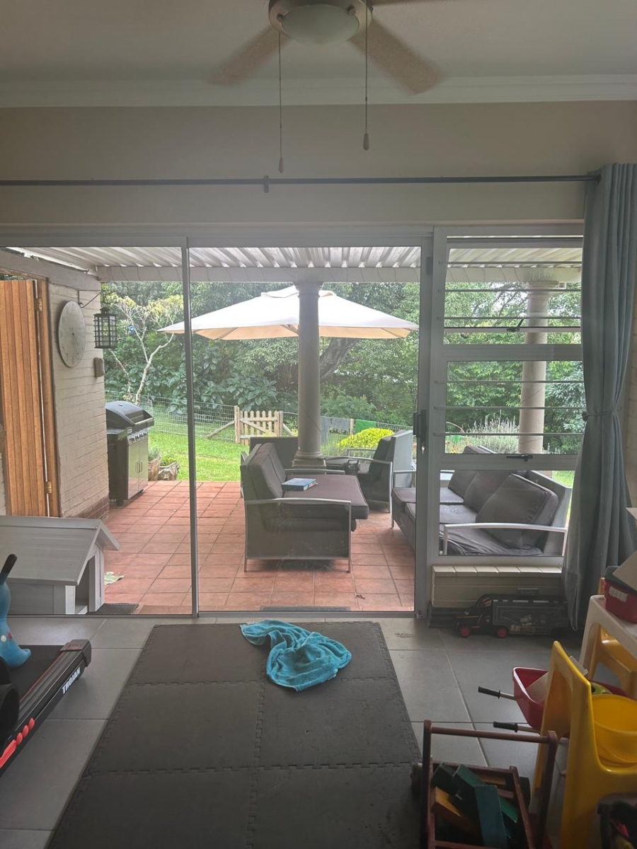 To Let 4 Bedroom Property for Rent in Kloof KwaZulu-Natal