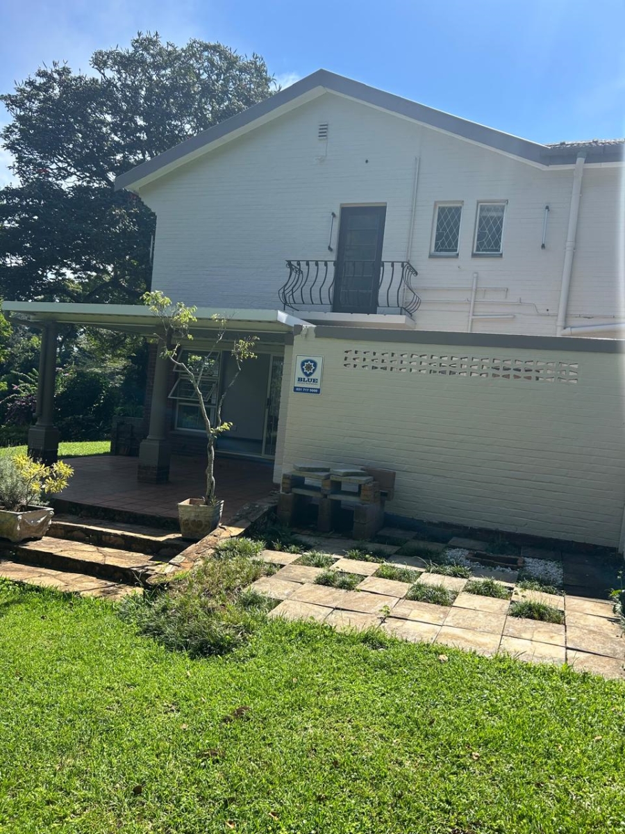 To Let 4 Bedroom Property for Rent in Kloof KwaZulu-Natal