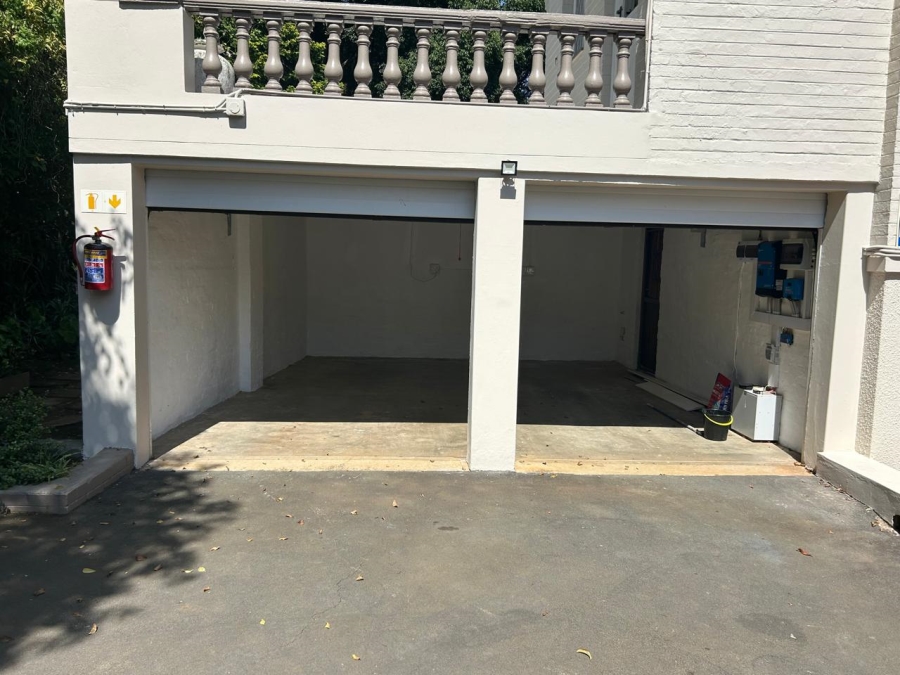 To Let 4 Bedroom Property for Rent in Kloof KwaZulu-Natal