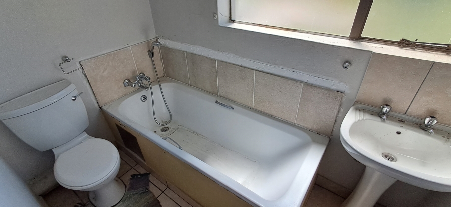 2 Bedroom Property for Sale in Madadeni J KwaZulu-Natal