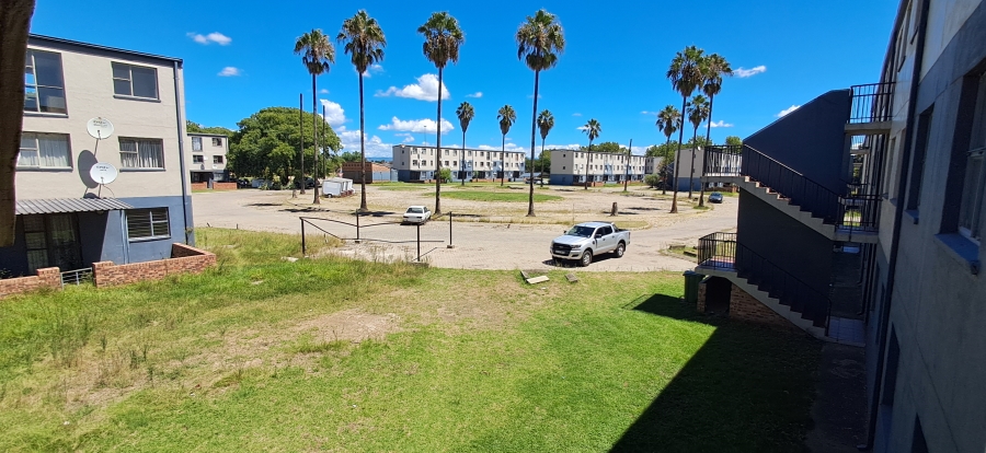 2 Bedroom Property for Sale in Madadeni J KwaZulu-Natal