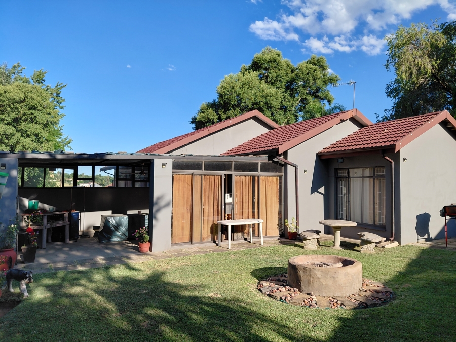 4 Bedroom Property for Sale in Pioneer Park KwaZulu-Natal