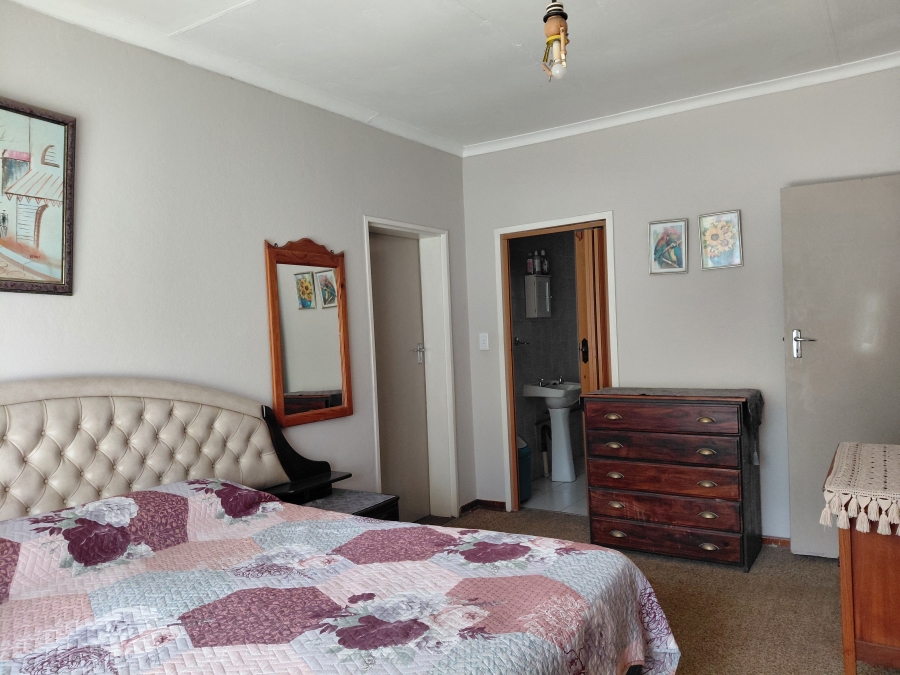 4 Bedroom Property for Sale in Pioneer Park KwaZulu-Natal