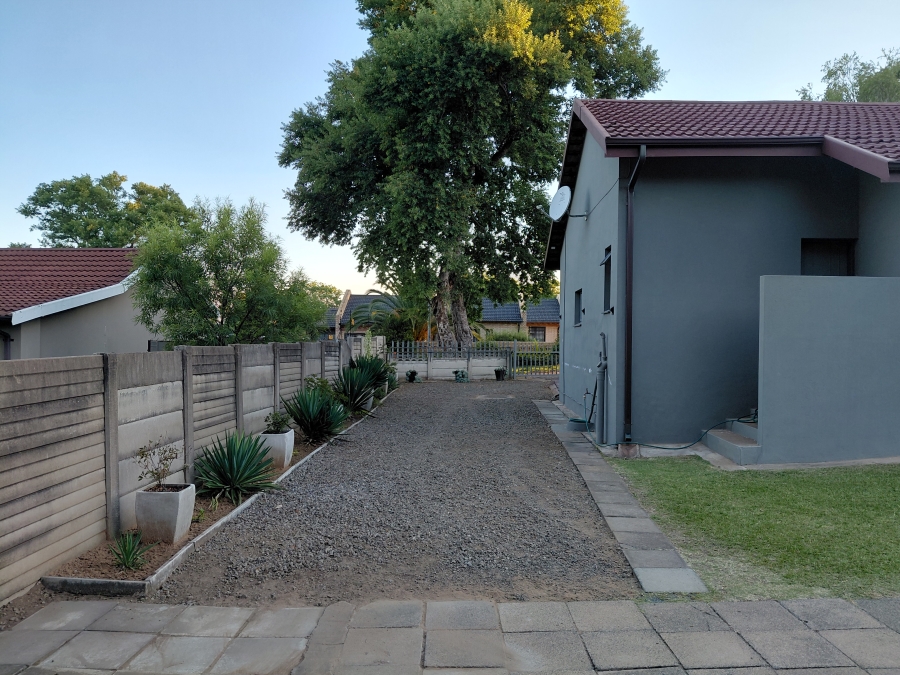 4 Bedroom Property for Sale in Pioneer Park KwaZulu-Natal