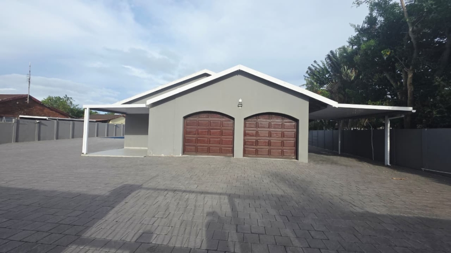4 Bedroom Property for Sale in Meer En See KwaZulu-Natal