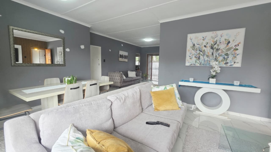 4 Bedroom Property for Sale in Meer En See KwaZulu-Natal