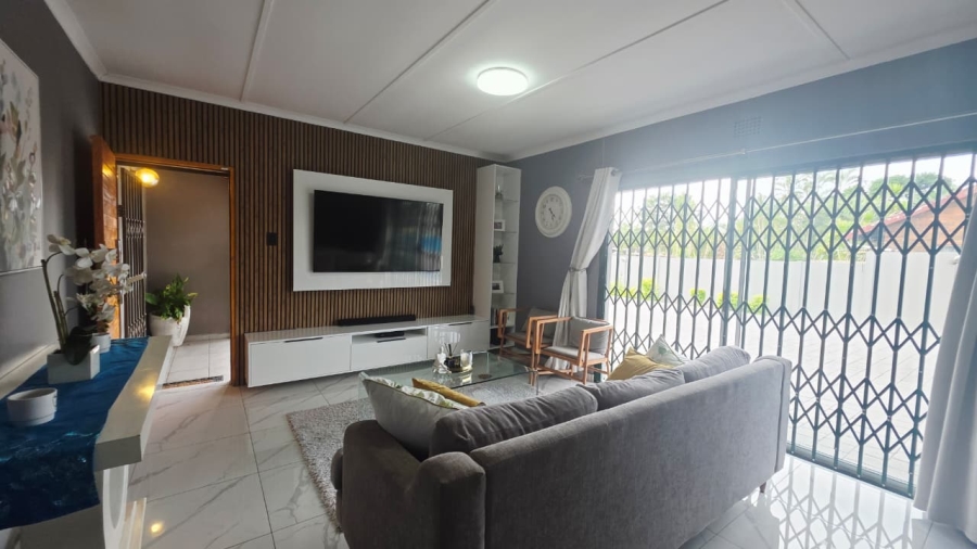 4 Bedroom Property for Sale in Meer En See KwaZulu-Natal