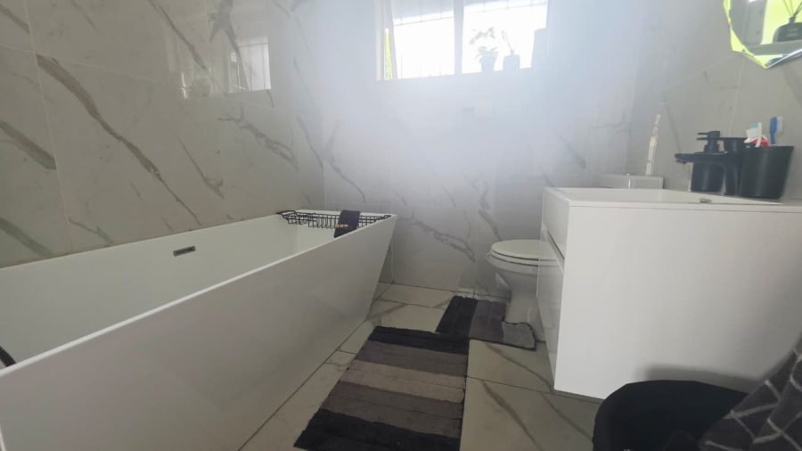 4 Bedroom Property for Sale in Meer En See KwaZulu-Natal