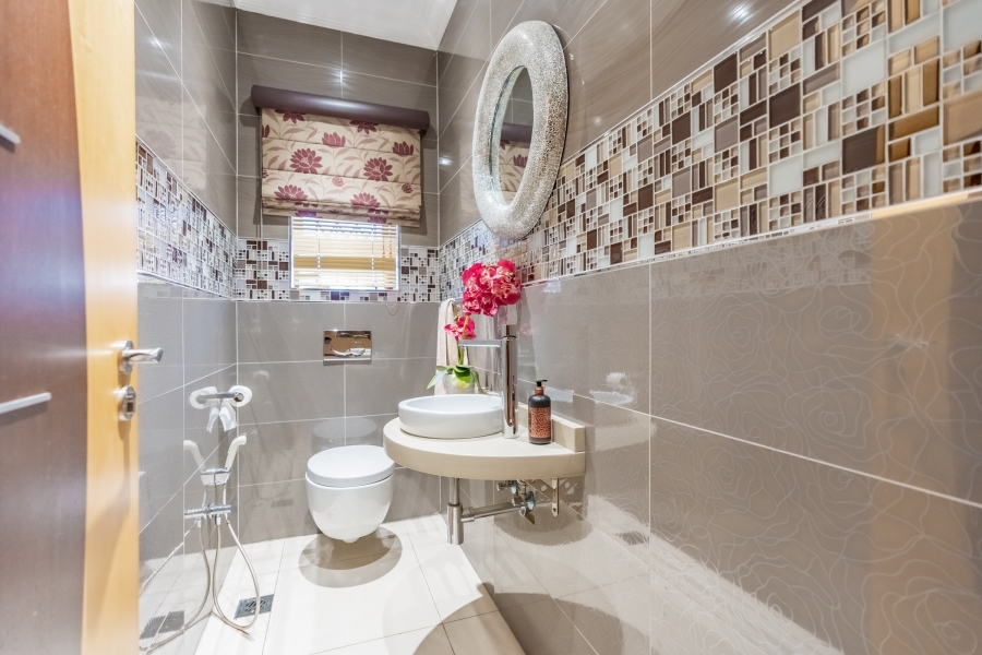 6 Bedroom Property for Sale in Reservoir Hills KwaZulu-Natal