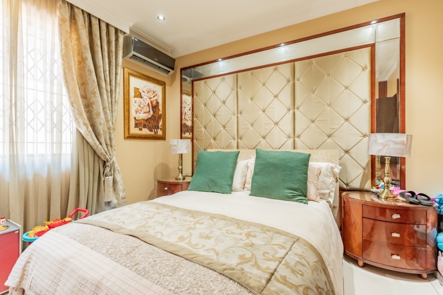 6 Bedroom Property for Sale in Reservoir Hills KwaZulu-Natal