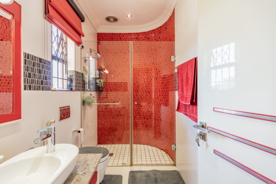 6 Bedroom Property for Sale in Reservoir Hills KwaZulu-Natal