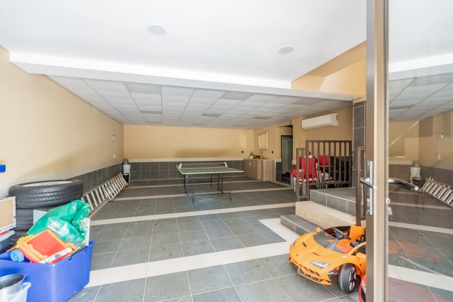 6 Bedroom Property for Sale in Reservoir Hills KwaZulu-Natal