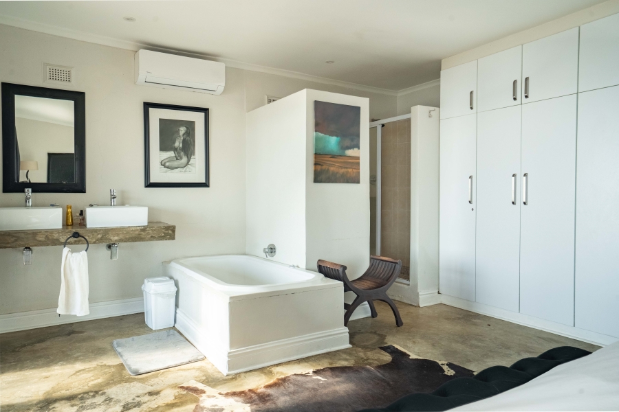 5 Bedroom Property for Sale in Widenham KwaZulu-Natal