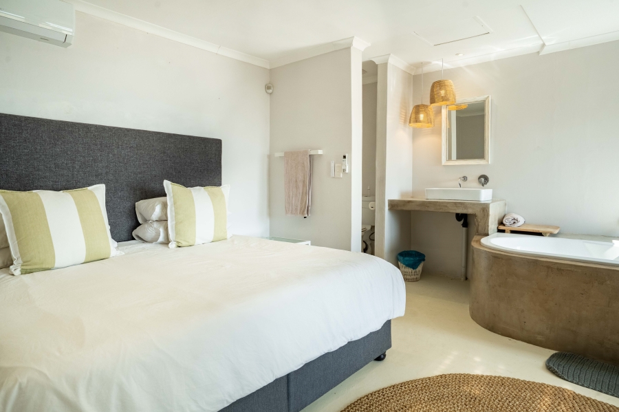 5 Bedroom Property for Sale in Widenham KwaZulu-Natal