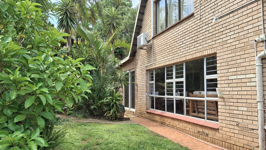 4 Bedroom Property for Sale in Amanzimtoti KwaZulu-Natal
