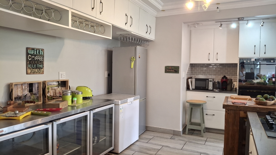 4 Bedroom Property for Sale in Amanzimtoti KwaZulu-Natal