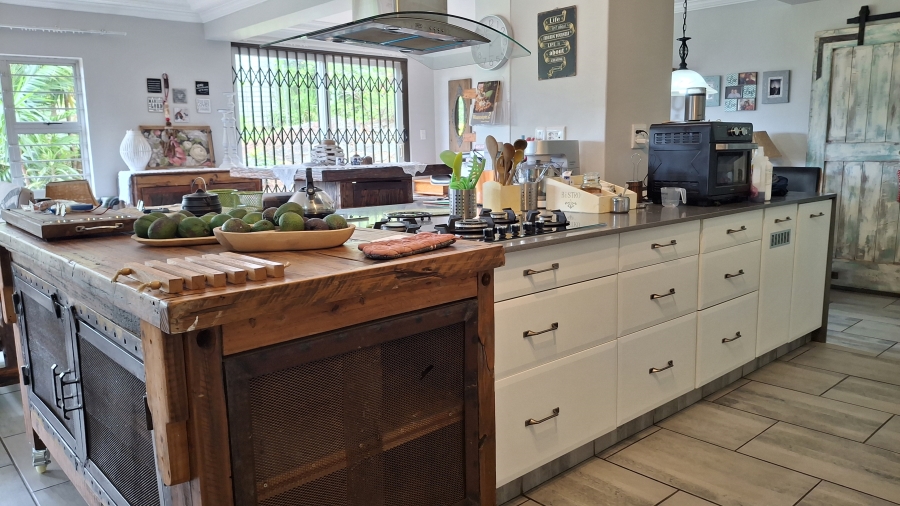 4 Bedroom Property for Sale in Amanzimtoti KwaZulu-Natal