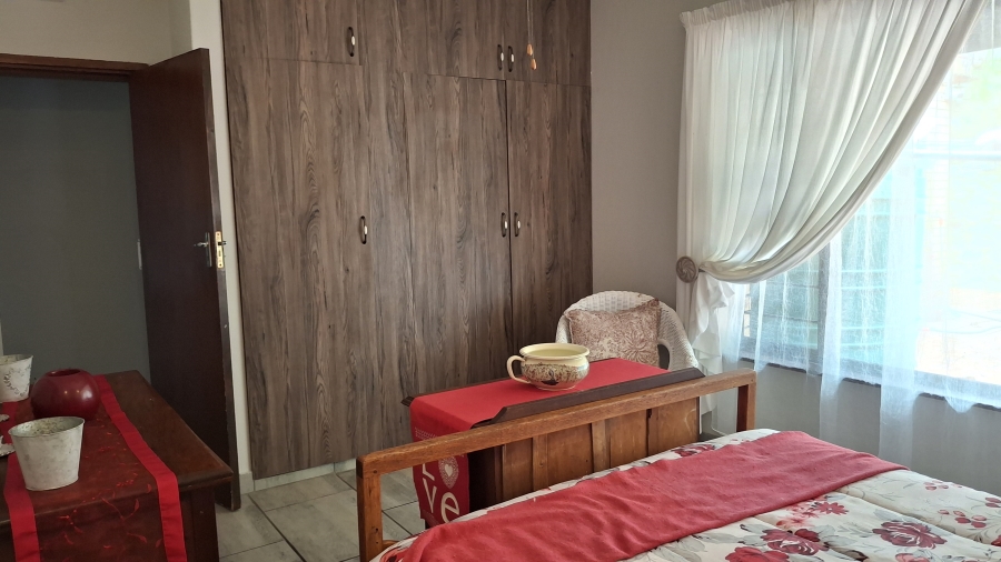4 Bedroom Property for Sale in Amanzimtoti KwaZulu-Natal