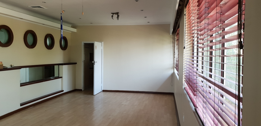 To Let 3 Bedroom Property for Rent in Essenwood KwaZulu-Natal
