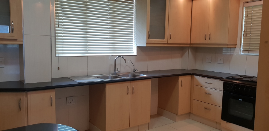 To Let 3 Bedroom Property for Rent in Essenwood KwaZulu-Natal