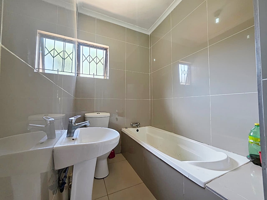 3 Bedroom Property for Sale in Lovu KwaZulu-Natal