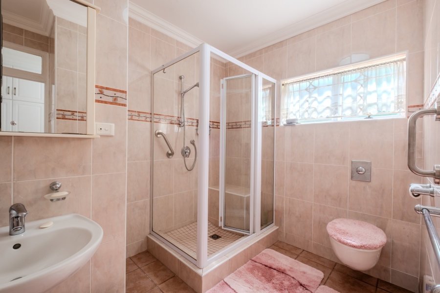 5 Bedroom Property for Sale in La Lucia KwaZulu-Natal