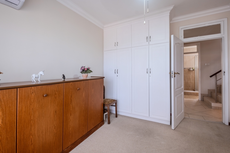 5 Bedroom Property for Sale in La Lucia KwaZulu-Natal