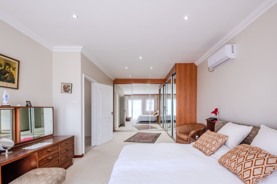 5 Bedroom Property for Sale in La Lucia KwaZulu-Natal