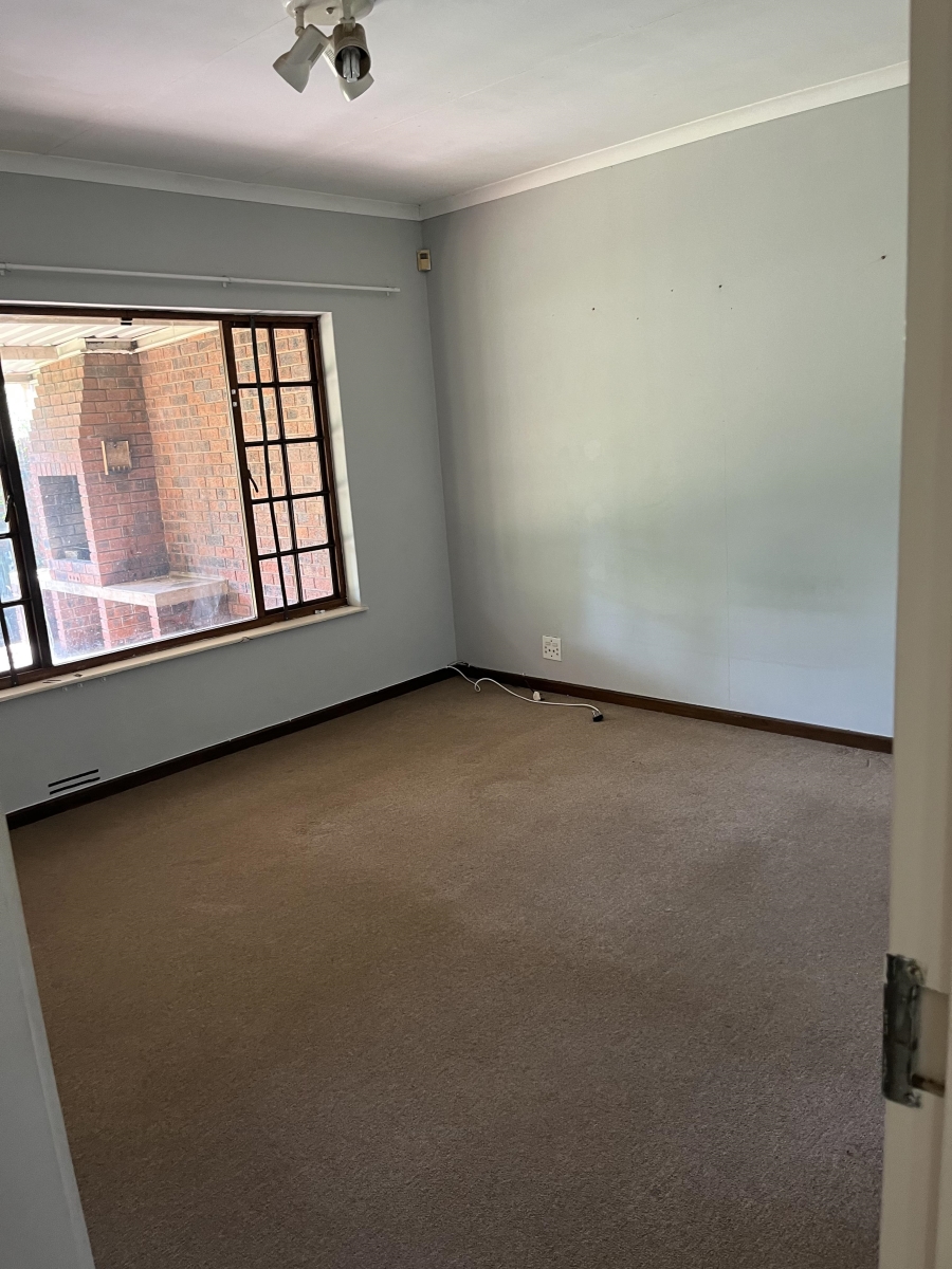 To Let 2 Bedroom Property for Rent in Hayfields KwaZulu-Natal