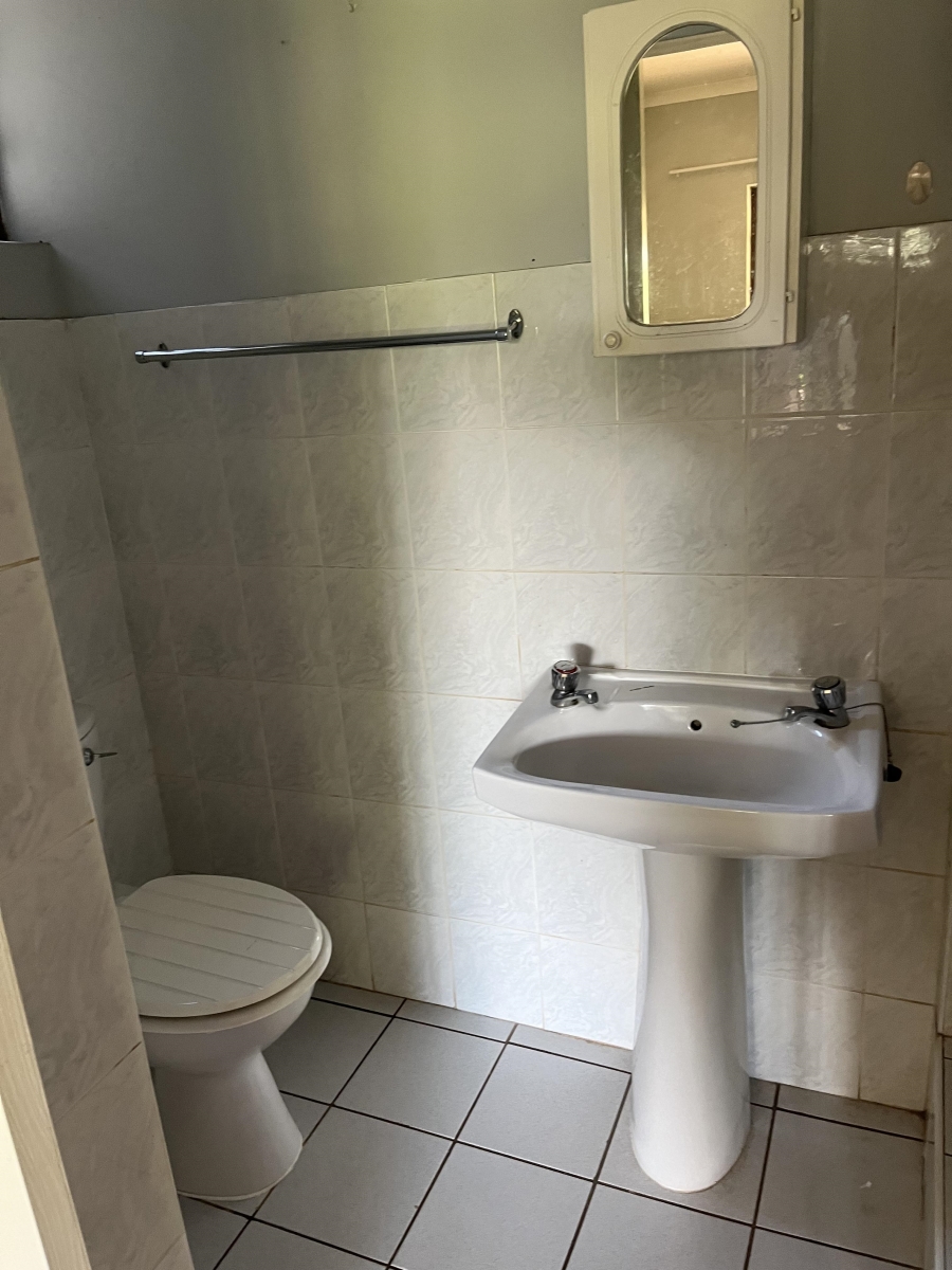 To Let 2 Bedroom Property for Rent in Hayfields KwaZulu-Natal